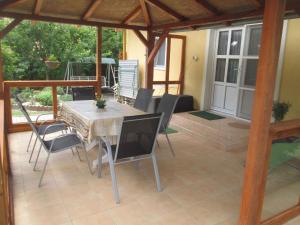 Fotografie z fotogalerie ubytování Holiday Home Gyenesdias 5 v destinaci Gyenesdiás