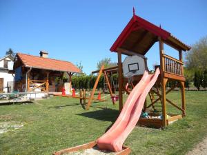 Kawasan permainan kanak-kanak di Apartment in Fonyod/Balaton 18583