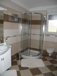 Kúpeľňa v ubytovaní Apartment Liznjan 4