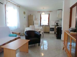 Postel nebo postele na pokoji v ubytování Holiday home in Medulin - Istrien 8949