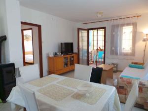 TV a/nebo společenská místnost v ubytování Holiday home in Medulin - Istrien 8949