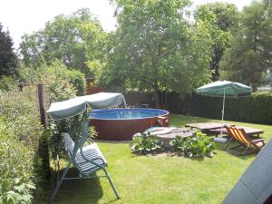 Vonkajšia záhrada v ubytovaní Holiday home in Stipoklasy 1175