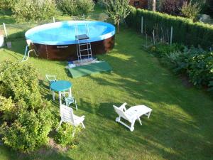 Bazén v ubytovaní Holiday home Vrchlabi - Riesengebirge 2190 alebo v jeho blízkosti