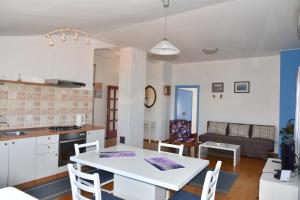 Kuchyňa alebo kuchynka v ubytovaní Apartments Piero