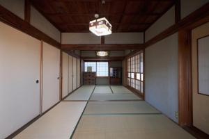 Fotografie z fotogalerie ubytování 一棟貸自炊可-海辺の古民家で楽しむ昭和ライフ-熊野古道歩きの拠点に-Wi-Fi-駐車場2台無料 v destinaci Shimosato