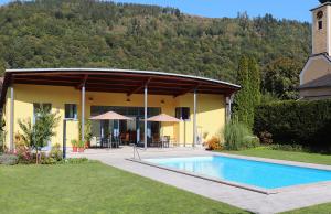 The swimming pool at or close to Gasthof-Pension Schütz