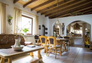 Posezení v ubytování Hotel-Pension-Waldblick Garni