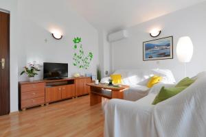 Gallery image of Apartments Divna in Betina