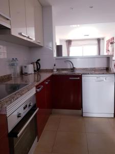 Kuchyňa alebo kuchynka v ubytovaní Apartment, Linnea Sol, Orihuela