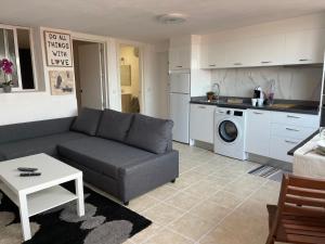 Kuchyňa alebo kuchynka v ubytovaní Apartamento a tan solo 2 minutos de la playa