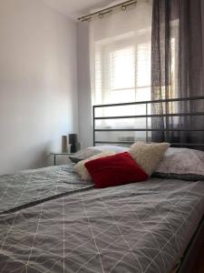 Posteľ alebo postele v izbe v ubytovaní Apartament i pokoje Szalawa