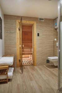 Salle de bains dans l'établissement Witkówka WILD Luxury Apartments - Sauna & SPA