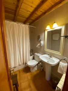 A bathroom at Casa Rural Macia - Apartamentos