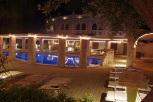 Bazén v ubytování Hotel Nicolaj nebo v jeho okolí
