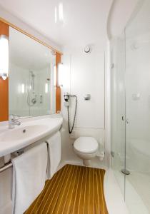 Et badeværelse på ibis Hotel Friedrichshafen Airport Messe
