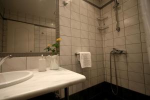 Ένα μπάνιο στο Ξενώνας Μελίτη