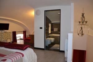 B&B Torre Porta Marina客房内的一张或多张床位