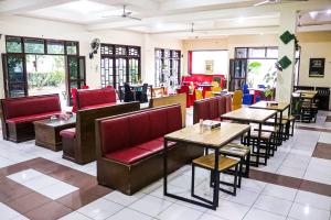 En restaurant eller et andet spisested på Hotel Pesona Merak