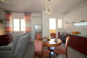 Kuchyň nebo kuchyňský kout v ubytování Apartment Agata in city center