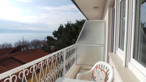 Balkón alebo terasa v ubytovaní Apartment in Duce with sea view, balcony, air conditioning, WiFi 237-1