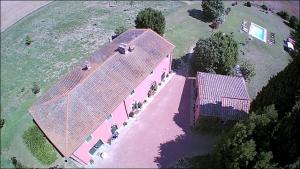 Pohľad z vtáčej perspektívy na ubytovanie Casarossa, la casa del cuore