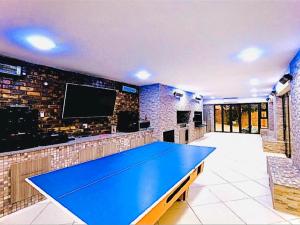 C&C HOTEL VIBES Randpark Ridge JHB 14 Units Availableの敷地内または近くにある卓球施設