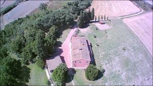 Pohľad z vtáčej perspektívy na ubytovanie Casarossa, la casa del cuore