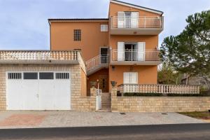 Fotografie z fotogalerie ubytování Apartments Edi 581 v destinaci Jadrtovac