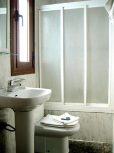 Koupelna v ubytování Hostal Delfin Verde