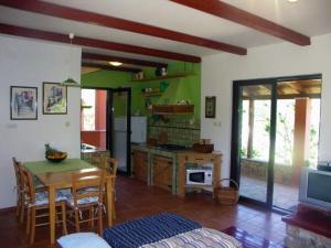 Kuchyň nebo kuchyňský kout v ubytování Holiday Home Vinisce (3484)