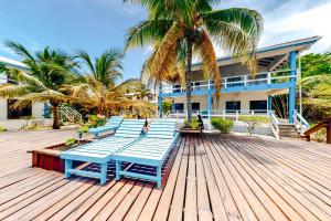 Φωτογραφία από το άλμπουμ του Condo #24 @ Beachside Villas σε Placencia Village