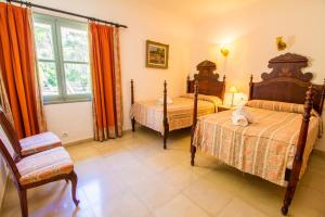Фотография из галереи Villa Señorial primera linea de playa в Польенсе