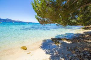 Фотография из галереи Villa Señorial primera linea de playa в Польенсе