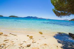 Фотография из галереи Villa Señorial primera linea de playa в Польенсе