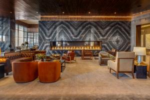 Posezení v ubytování Omni Oklahoma City Hotel