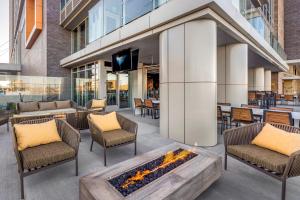 Posezení v ubytování Omni Oklahoma City Hotel