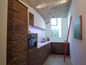 Orvieto Templari Suite tesisinde mutfak veya mini mutfak