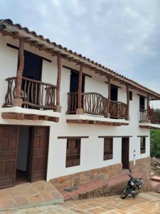 Το κτήριο όπου στεγάζεται  το διαμέρισμα +18 φωτογραφίες