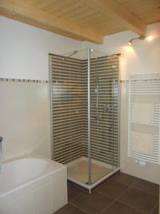 Kylpyhuone majoituspaikassa Maurerhof Telves
