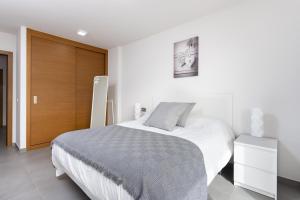 Postel nebo postele na pokoji v ubytování Eden Rentals Maday Home