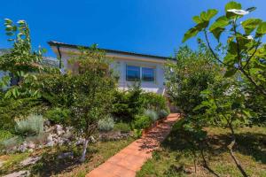 Fotografie z fotogalerie ubytování Holiday home in Tribalj 39243 v destinaci Tribalj