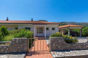 Fotografie z fotogalerie ubytování Holiday home in Tribalj 39243 v destinaci Tribalj
