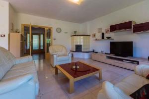 Fotografie z fotogalerie ubytování Holiday home in Tribalj 39243 v destinaci Tribalj