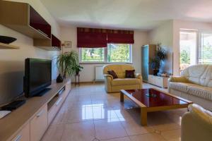 Fotografie z fotogalerie ubytování Holiday home in Tribalj 39243 v destinaci Tribalj