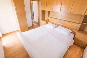 Postel nebo postele na pokoji v ubytování Apartment in Kakma - Biograd Riviera 40380