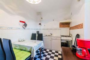 Kuchyňa alebo kuchynka v ubytovaní Apartment in Selce 39200