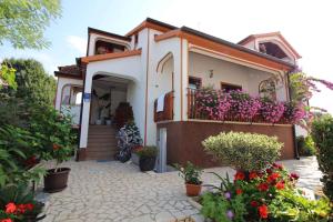 Vonkajšia záhrada v ubytovaní Apartment in Funtana - Istrien 12232