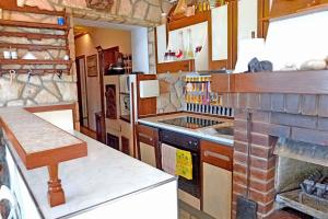 Kuchyňa alebo kuchynka v ubytovaní Apartment in Njivice - Insel Krk 38719
