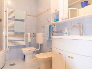 Fotografie z fotogalerie ubytování Apartment in Njivice - Insel Krk 13303 v destinaci Njivice