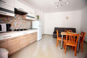 Imagen de la galería de Apartment in Vrbnik - Insel Krk 36872, en Vrbnik